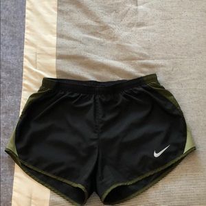 Nike small dri-fit shorts